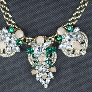 Costume Necklace  Green/Rhinestones NEW
